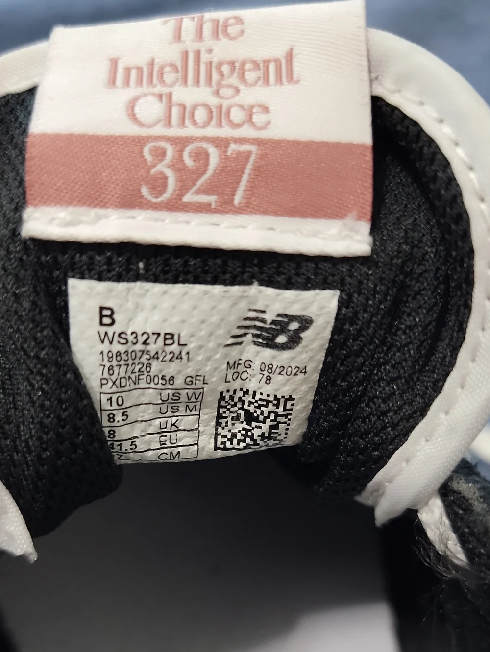New Balance Women’s 327 Classic Retro Runner — Black Size 10